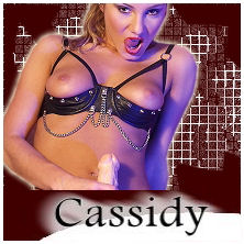 Strap-on Cassidy gallery image